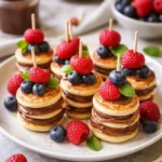 leckere mini pancake spiesse susses fingerfood fur 2026 07 22 004558 683x1024 2