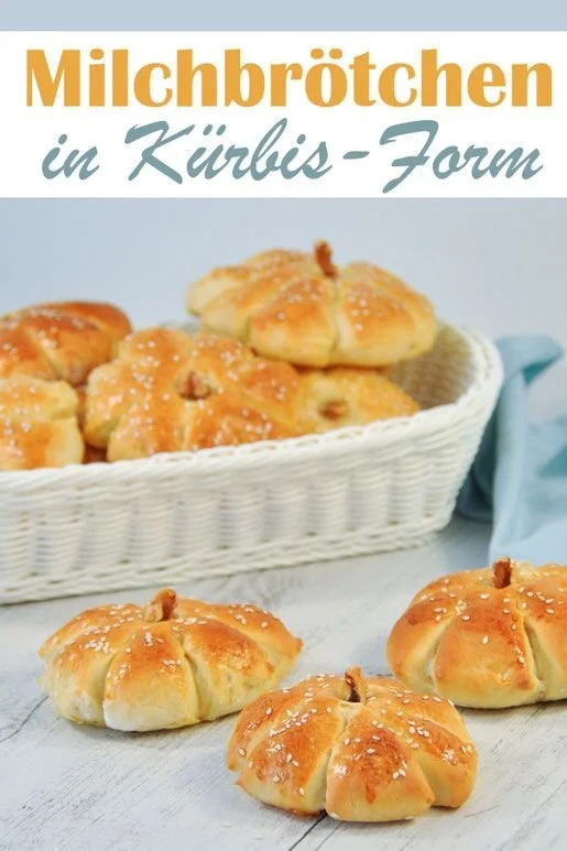 Milchbrötchen in Kürbisform für eine herbstliche Leckerei