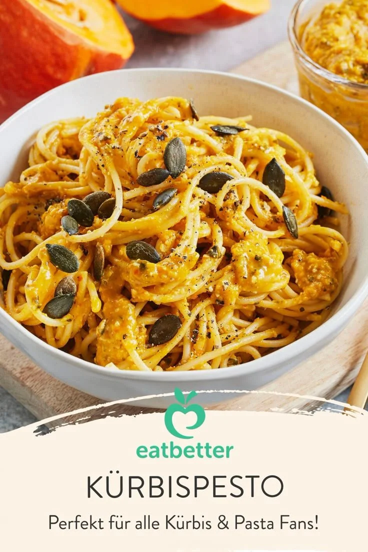 Leckeres Kürbispesto serviert mit Pasta