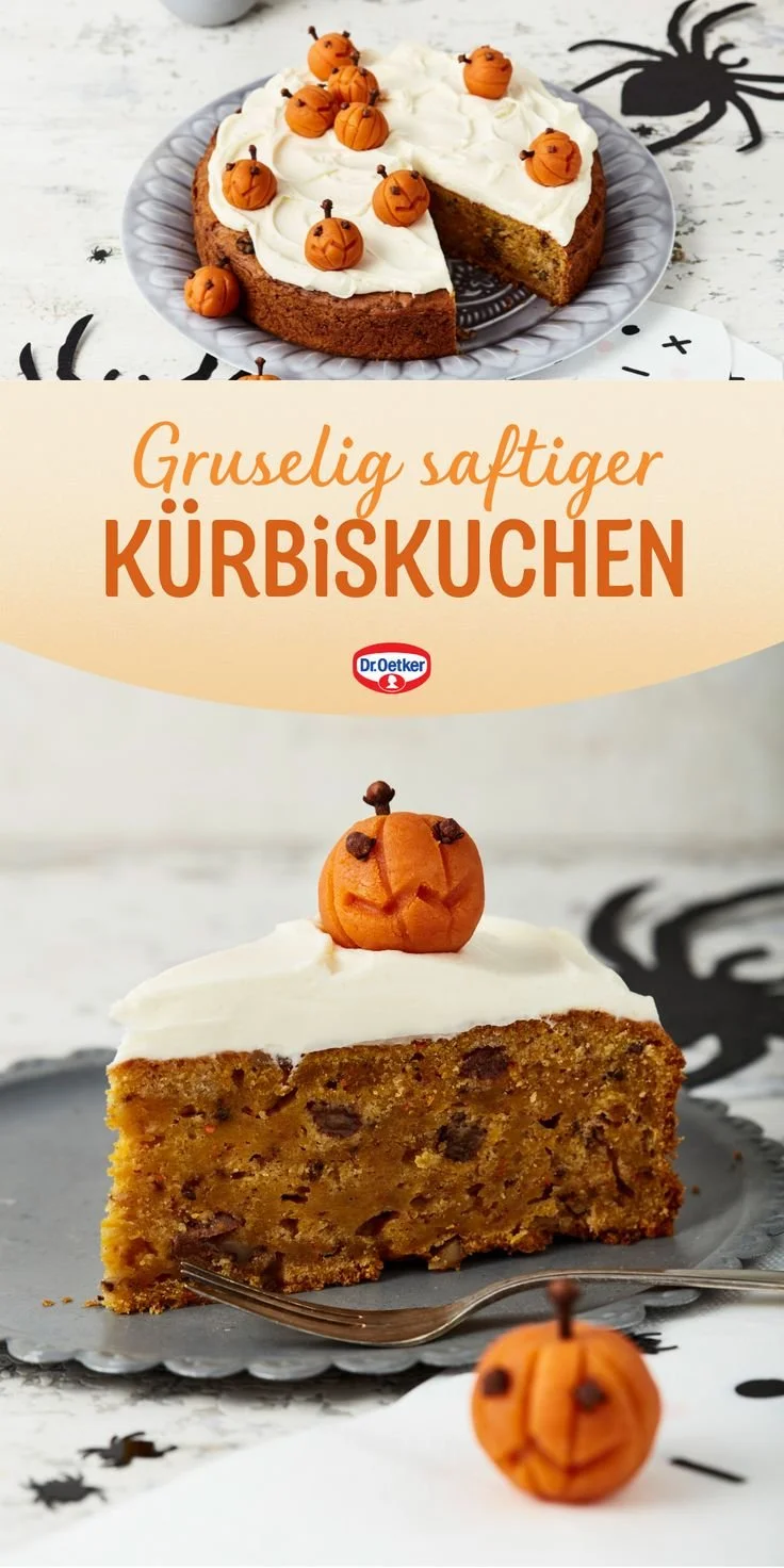 Saftiger Kürbiskuchen mit Frischkäsetopping und Halloween-Dekoration