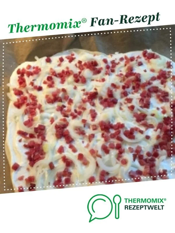 Knusprig dünner Flammkuchen mit verschiedenen Belägen