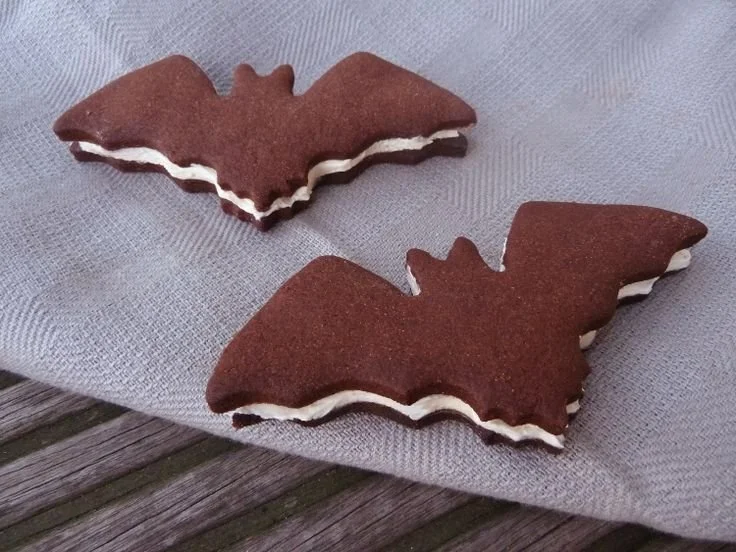 Süße Oreo-Fledermäuse für Halloween mit einer geheimen Zutat